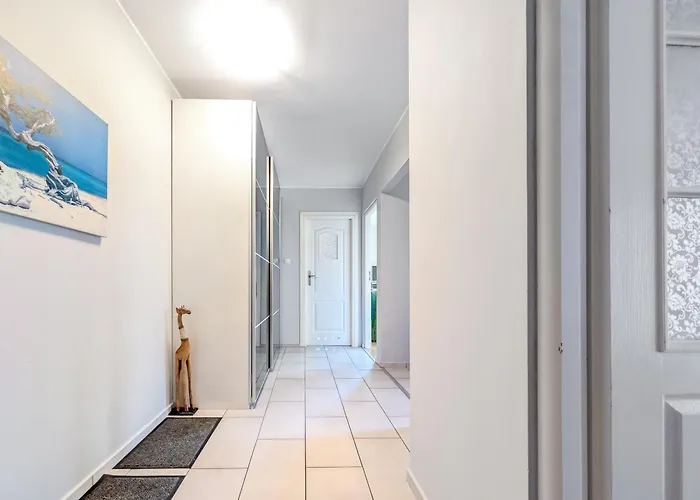 Pochyła Haven By Bookinghost *