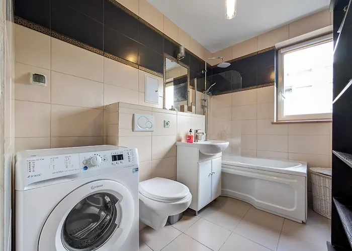 Pochyła Haven By Bookinghost