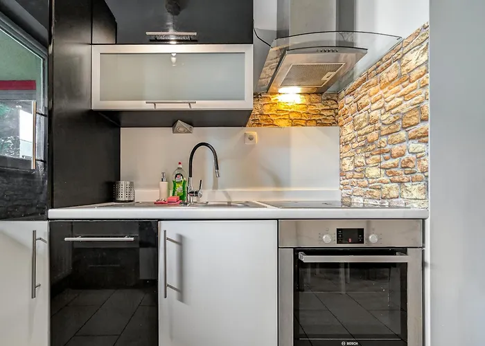 Pochyła Haven By Bookinghost Wrocław